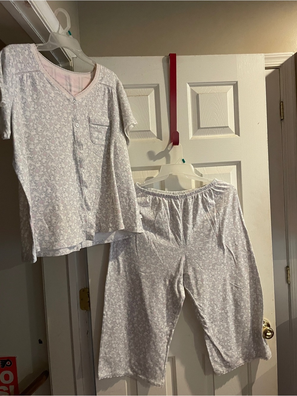 Kids Short-Sleeve Pajama Set in Light Gray Floral